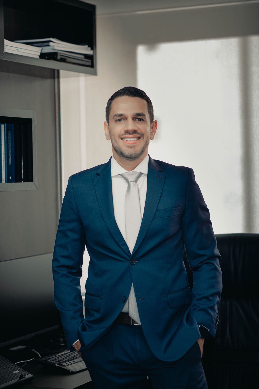 Dr. Charles Cardoso Barros
